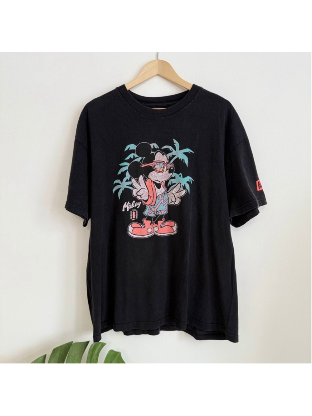 Neff Disney Mickey Mouse Graphic T-Shirt Mens XL Black Palm Trees Beach